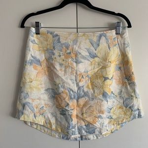 A&F FLORAL MINI SKIRT